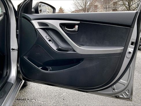 Used 2012 Hyundai Elantra Limited w/ Technology Pkg 5 image 23