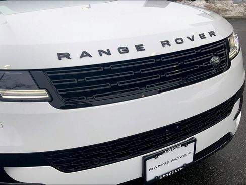 Used 2024 Land Rover Range Rover Sport SE image 30