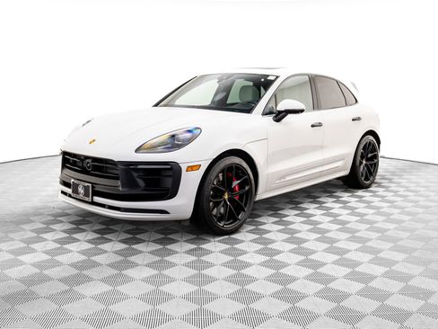 Certified 2024 Porsche Macan GTS image 1