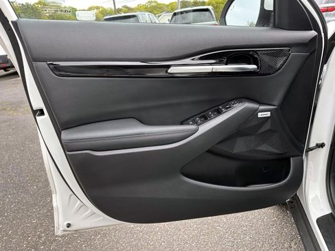 Used 2024 Kia Seltos SX w/ SX Sunroof Package AWD/4WD image 8