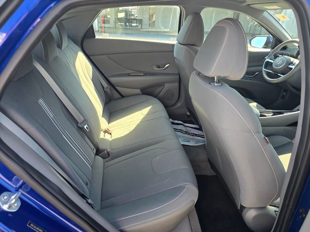 Used 2023 Hyundai Elantra SEL w/ Convenience Package FWD image 13