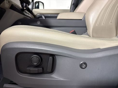 Used 2021 Land Rover Defender 110 SE image 21