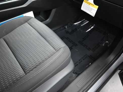 Used 2025 Chevrolet Equinox LT FWD image 11