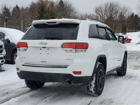 Used 2020 Jeep Grand Cherokee Laredo image 4