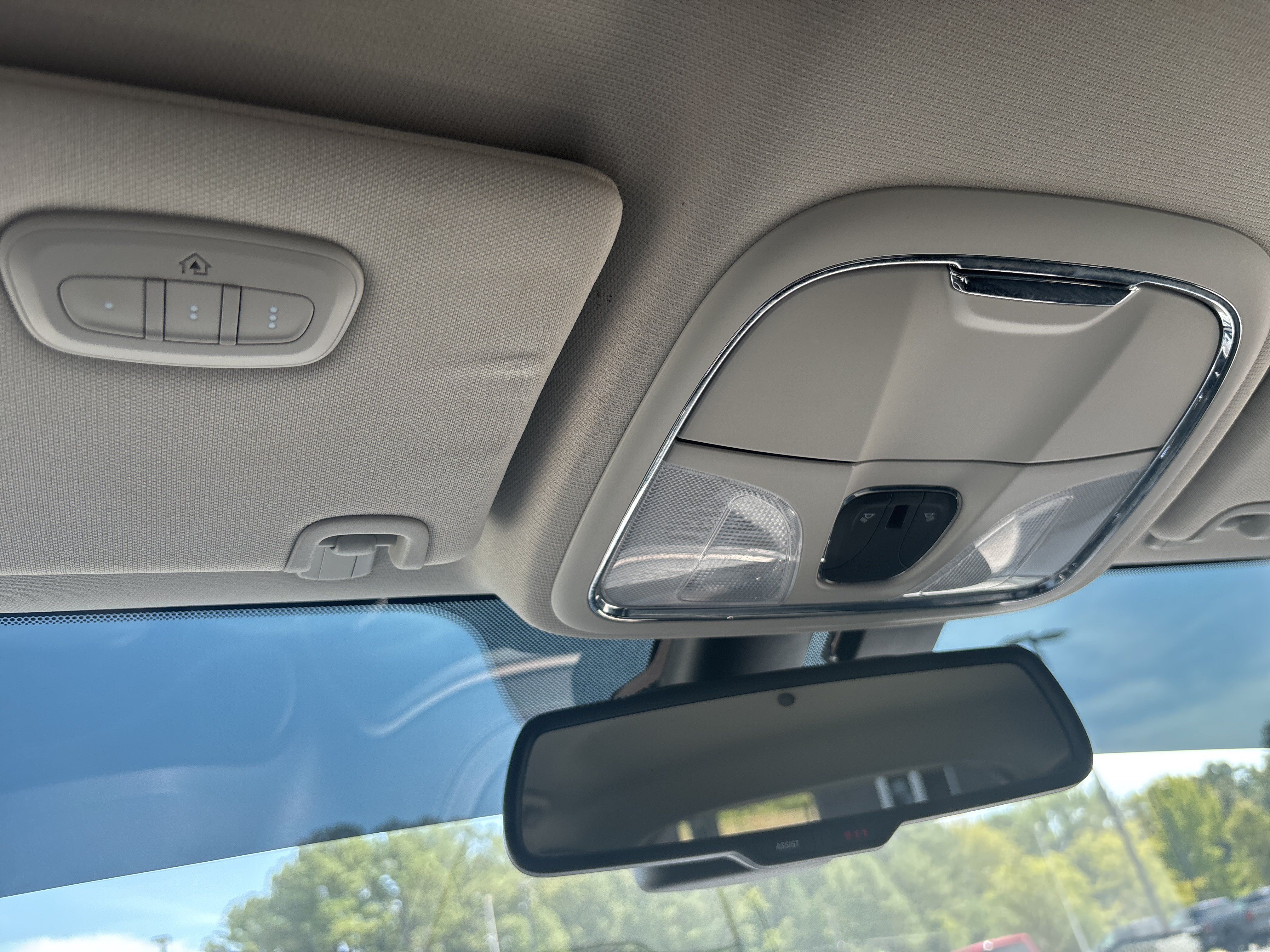 Used 2015 Jeep Cherokee Limited FWD image 26