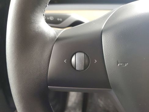 Used 2024 Tesla Model Y Long Range image 23