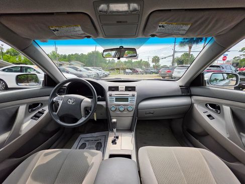Used 2009 Toyota Camry LE FWD image 9