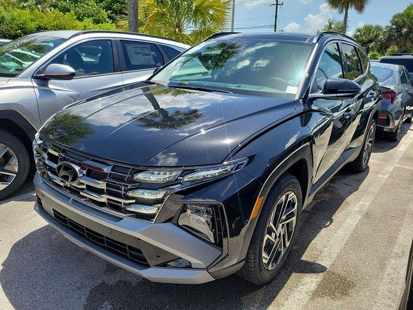 New 2026 Hyundai Tucson Limited AWD/4WD image 2