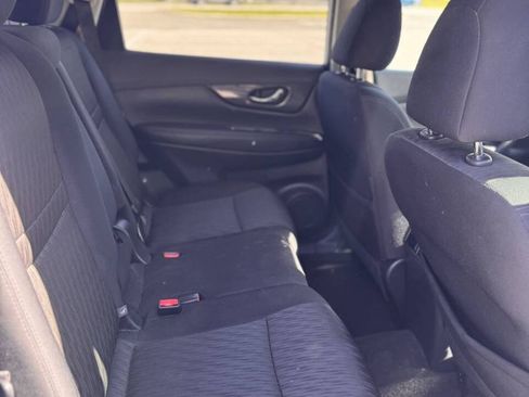 Used 2017 Nissan Rogue S w/ S Family Package FWD image 14