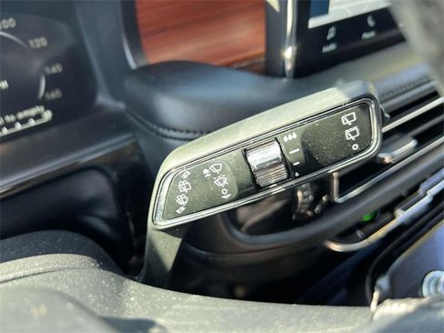 Used 2021 Lincoln Nautilus Reserve w/ Cargo Utility Package image 34