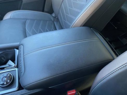 Used 2024 Nissan Pathfinder Platinum image 22