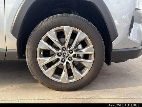 Used 2025 Toyota RAV4 Limited FWD image 10