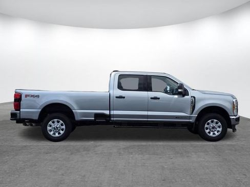 Used 2024 Ford F350 XLT w/ 360-Degree Camera Package AWD/4WD image 3