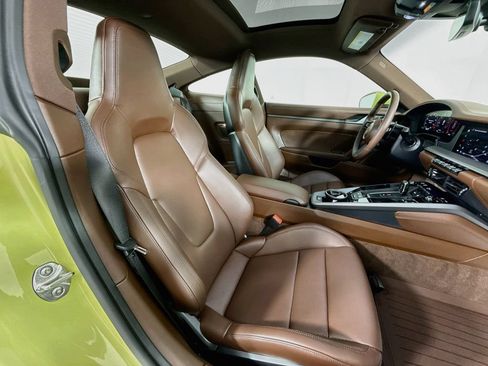 Certified 2025 Porsche 911 Carrera RWD image 27