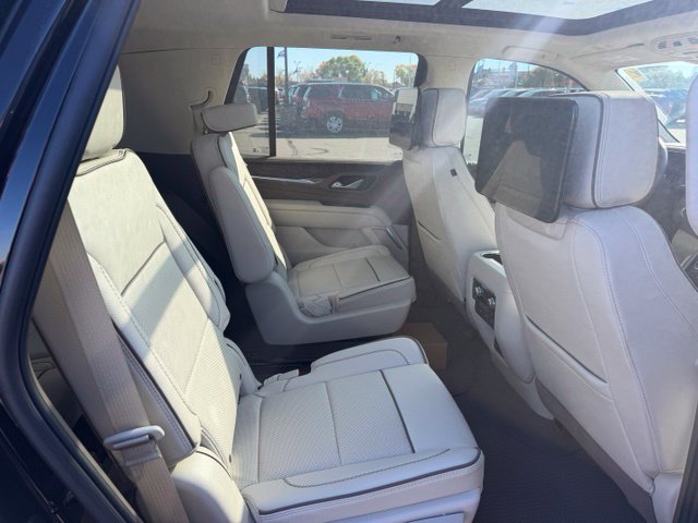 Used 2024 GMC Yukon Denali w/ Advanced Technology Package AWD/4WD image 13