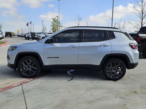 New 2026 Jeep Compass Latitude image 2