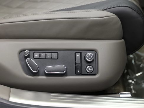 Used 2018 Bentley Flying Spur S W12 AWD/4WD image 92