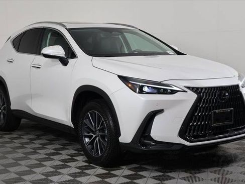 Certified 2025 Lexus NX 250 FWD image 3