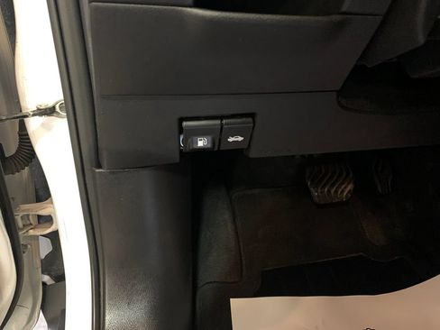 Used 2024 Nissan Kicks SV FWD image 32