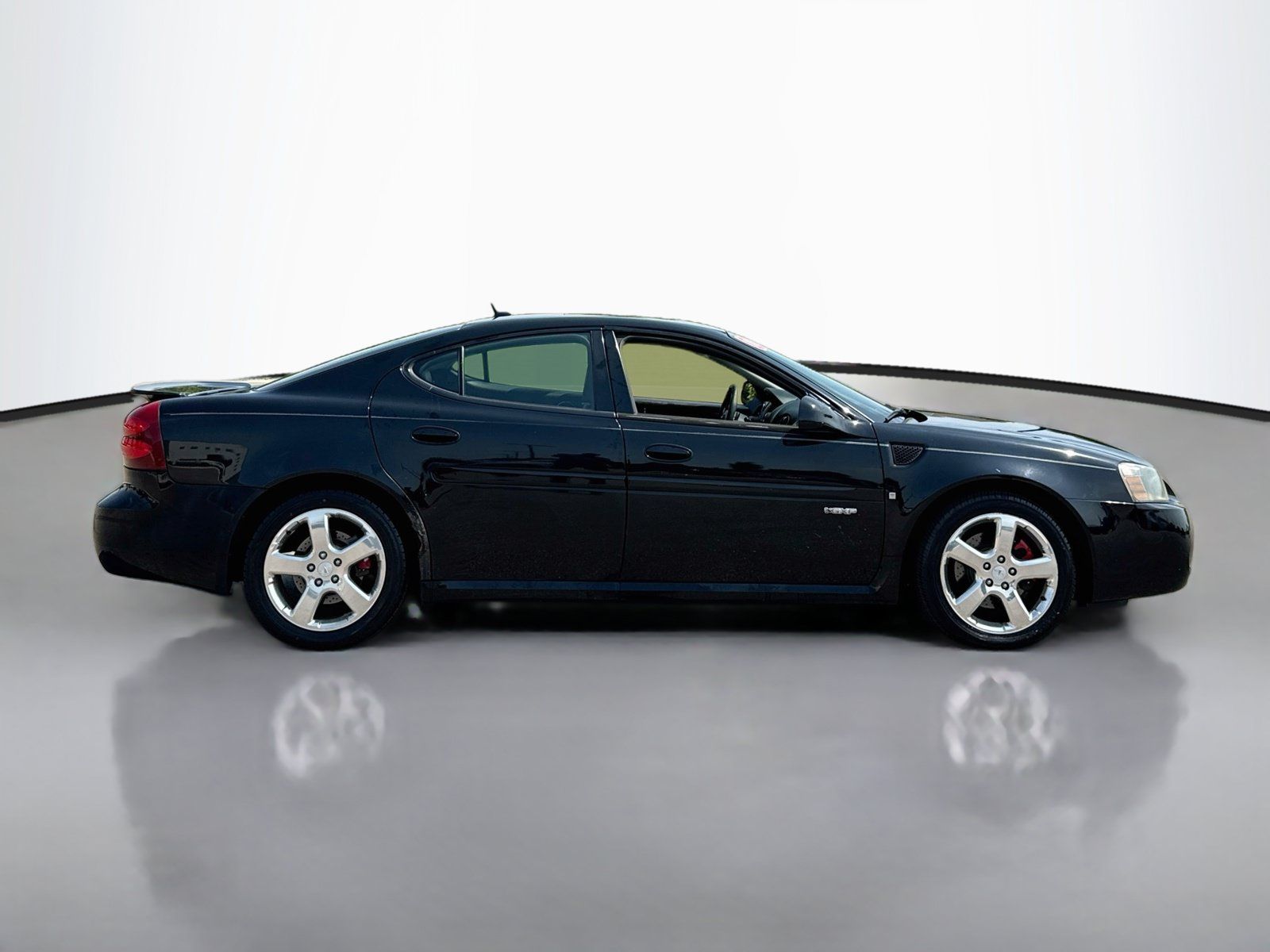 Used 2008 Pontiac Grand Prix GXP FWD image 8