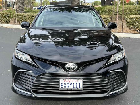 Used 2021 Toyota Camry LE image 13
