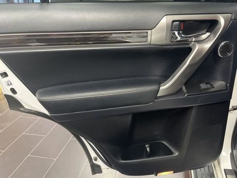 Used 2023 Lexus GX 460 Premium image 11