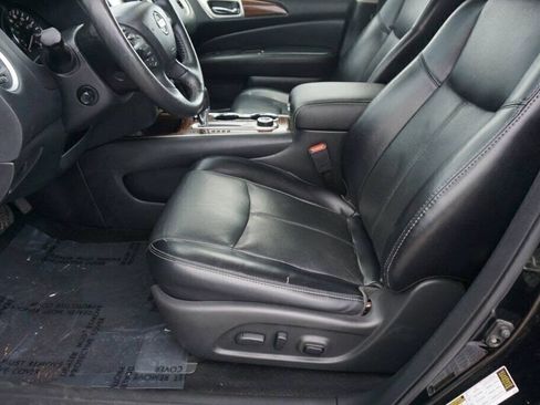 Used 2020 Nissan Pathfinder Platinum image 36