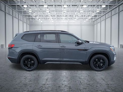 New 2026 Volkswagen Atlas Peak Edition image 6