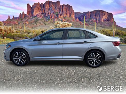 New 2026 Volkswagen Jetta SE image 3