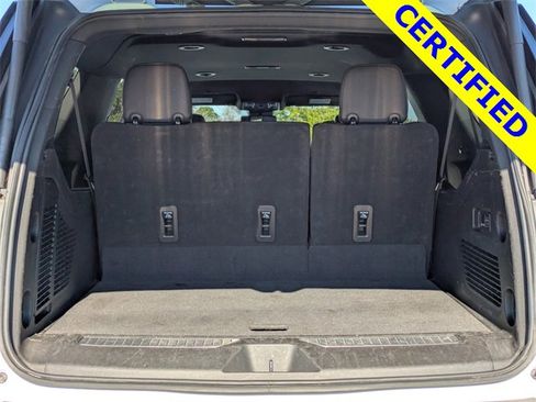 Used 2023 Chevrolet Suburban Premier image 11