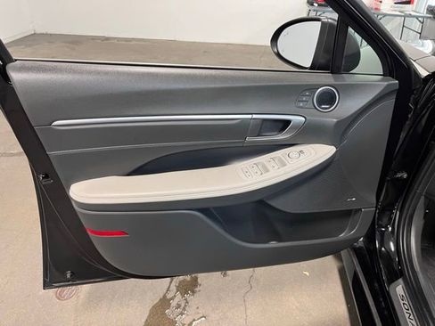 Used 2023 Hyundai Sonata Limited image 21