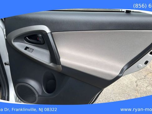 Used 2011 Toyota RAV4 4WD w/ Base L4 Extra Value Pkg image 19