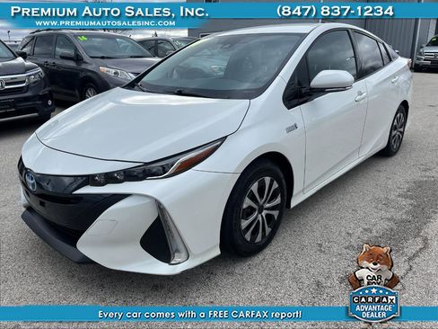 Used 2017 Toyota Prius Prime Premium image 1