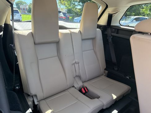Used 2018 Land Rover Discovery Sport HSE AWD/4WD image 27
