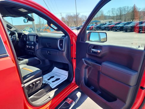 Certified 2022 GMC Sierra 1500 AT4 w/ Driver Alert Package II image 35