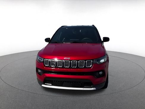 Used 2025 Jeep Compass Limited AWD/4WD image 3