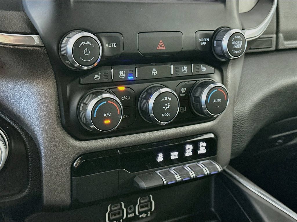Used 2020 RAM 1500 Laramie w/ Sport Appearance Package AWD/4WD image 18