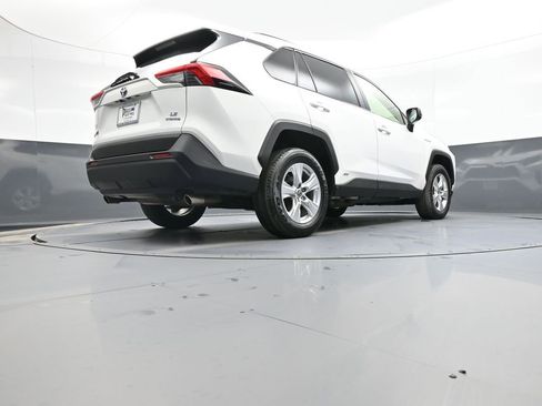 Certified 2020 Toyota RAV4 LE w/ All Weather Liner Package image 28