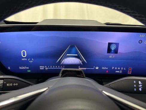 Used 2025 Buick Enclave Avenir w/ Super Cruise Package image 34