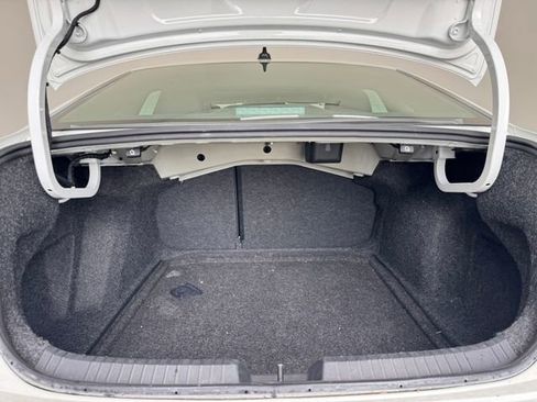 Used 2024 Volkswagen Jetta SE image 7