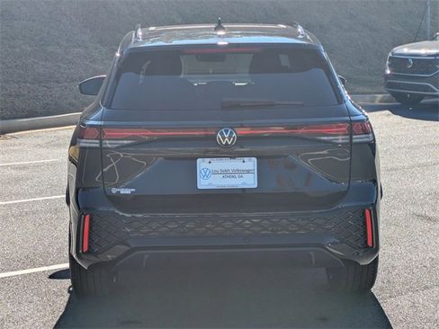 New 2026 Volkswagen Tiguan SE R-Line image 5