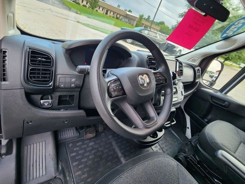 Used 2025 RAM ProMaster 2500 w/ U-Haul Equipment Group FWD image 18