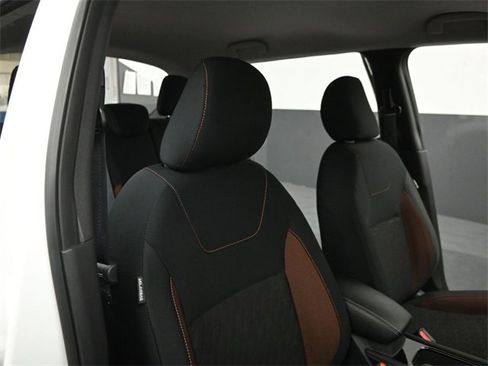 Used 2023 Nissan Kicks SR image 29