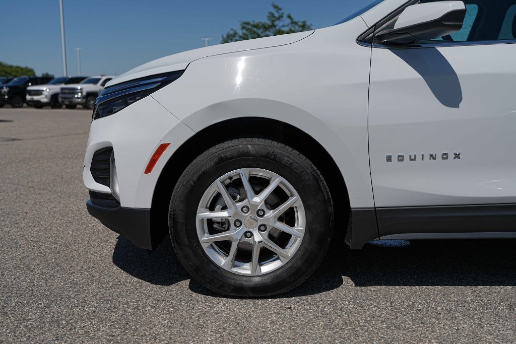 Used 2024 Chevrolet Equinox LT AWD/4WD image 12