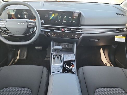 New 2026 Kia Sportage LX image 18