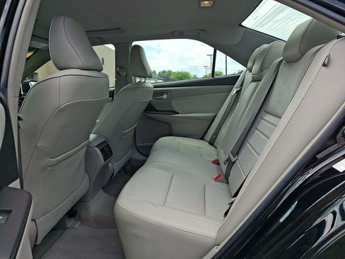 Used 2016 Toyota Camry XLE w/ Moonroof Package FWD image 10