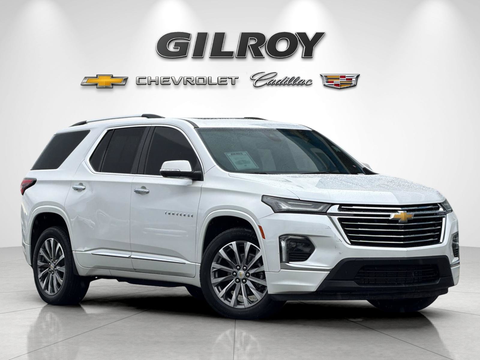 Used 2023 Chevrolet Traverse Premier FWD image 1