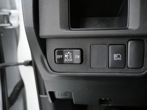 Certified 2019 Toyota Tacoma SR5 image 34