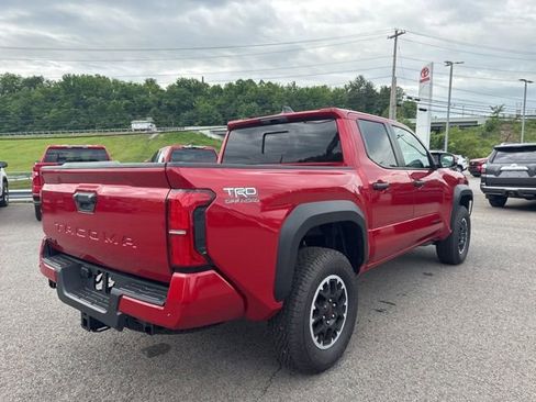 Used 2025 Toyota Tacoma TRD Off-Road w/ TRD Off Road Upgrade Package AWD/4WD image 18