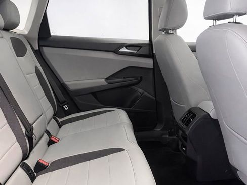 Used 2022 Volkswagen Taos SE image 15